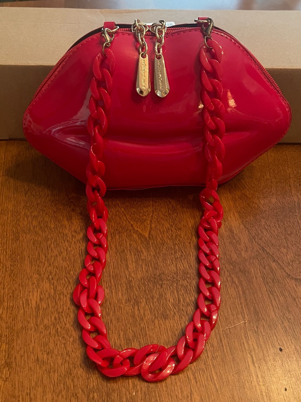 Betsey Johnson Red Patent Lip-Shaped Shoulder Bag with Chain Strap - Picture 2 of 8